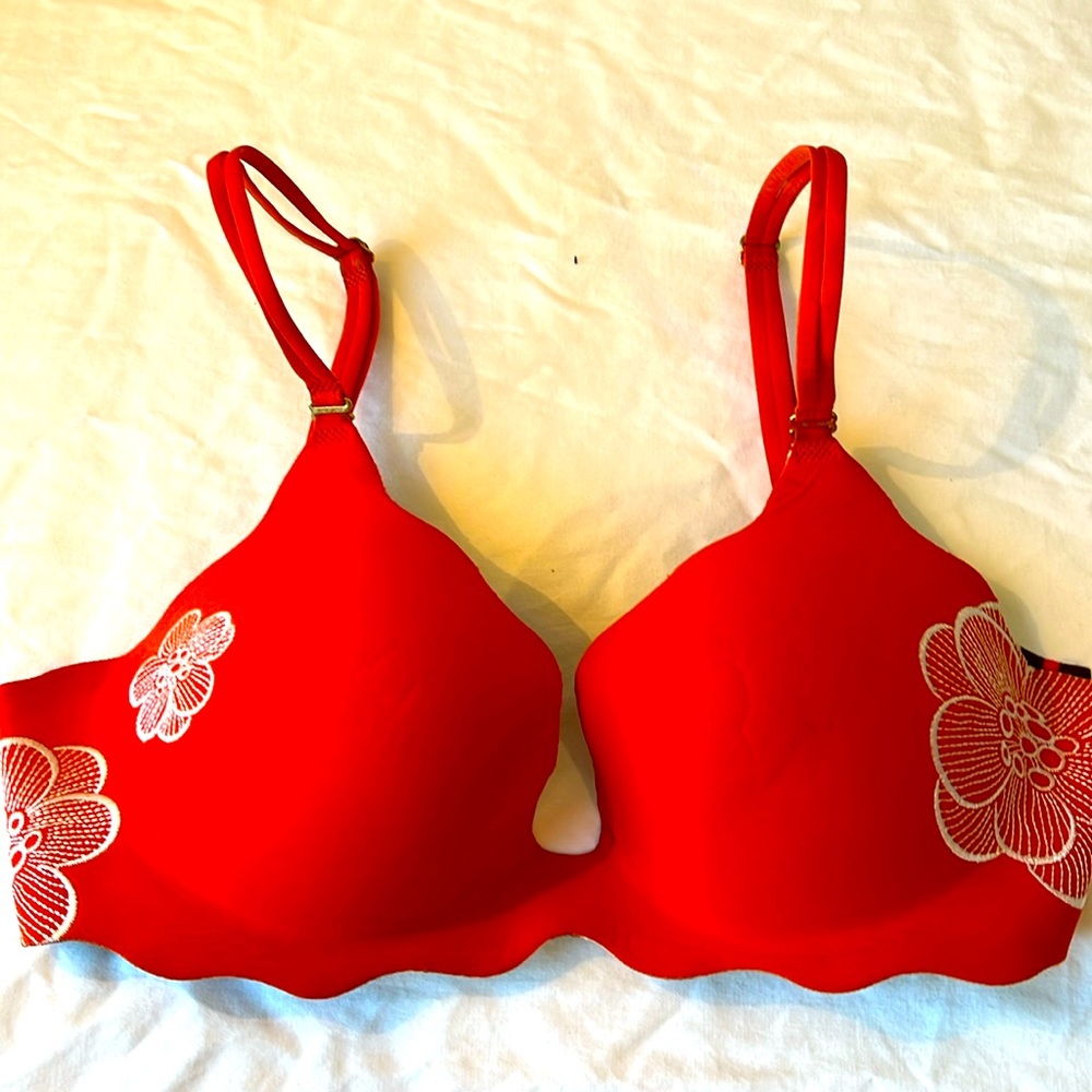 Victoria's Secret Very Sexy 36C padded Bra Orange Embroidered